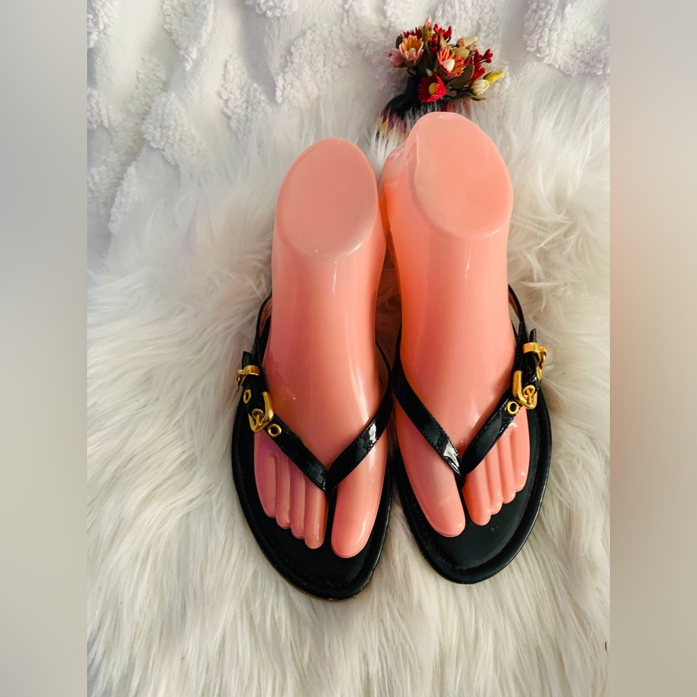Elite tahari sandals